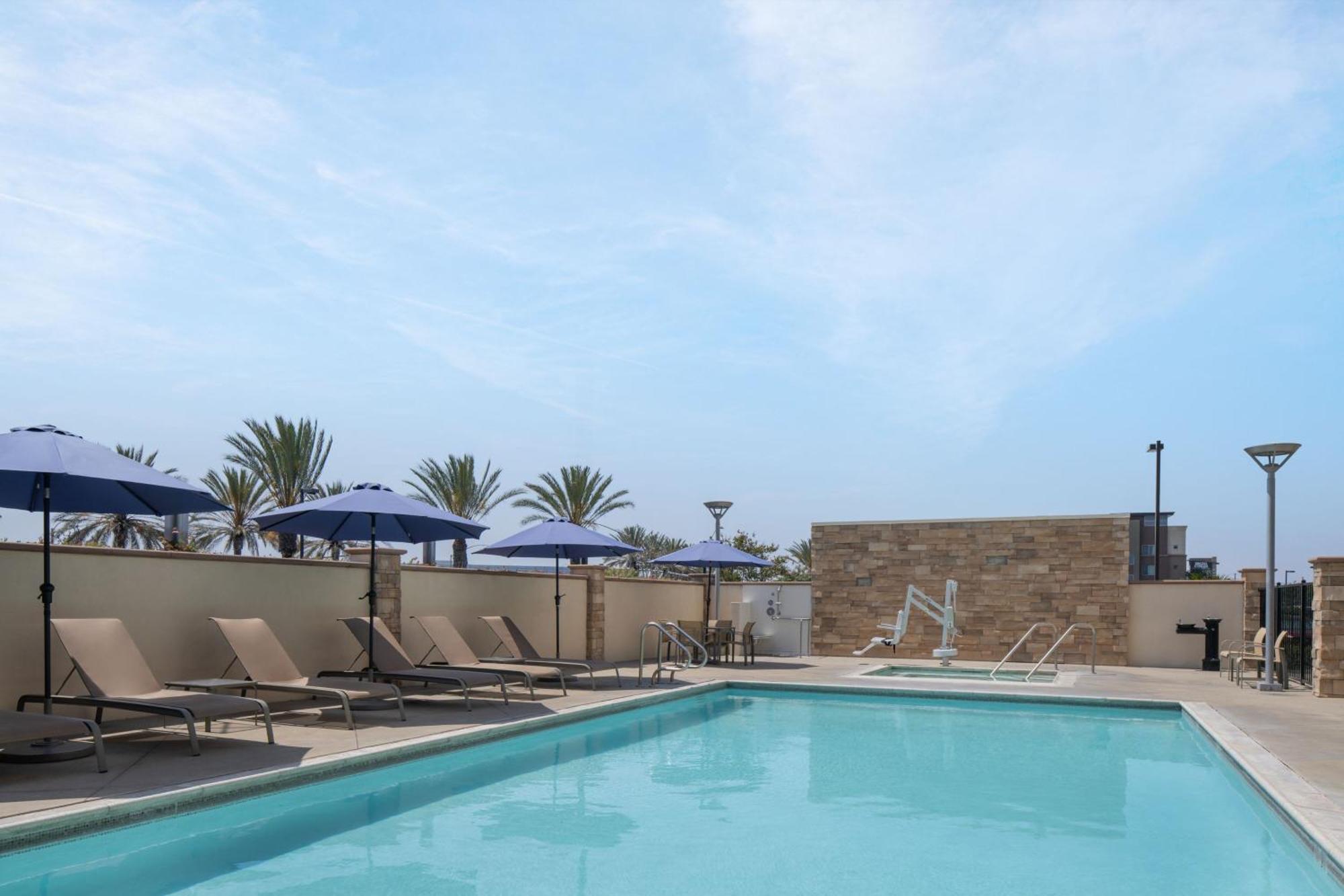Fairfield Inn & Suites By Marriott Tustin Orange County Exterior photo